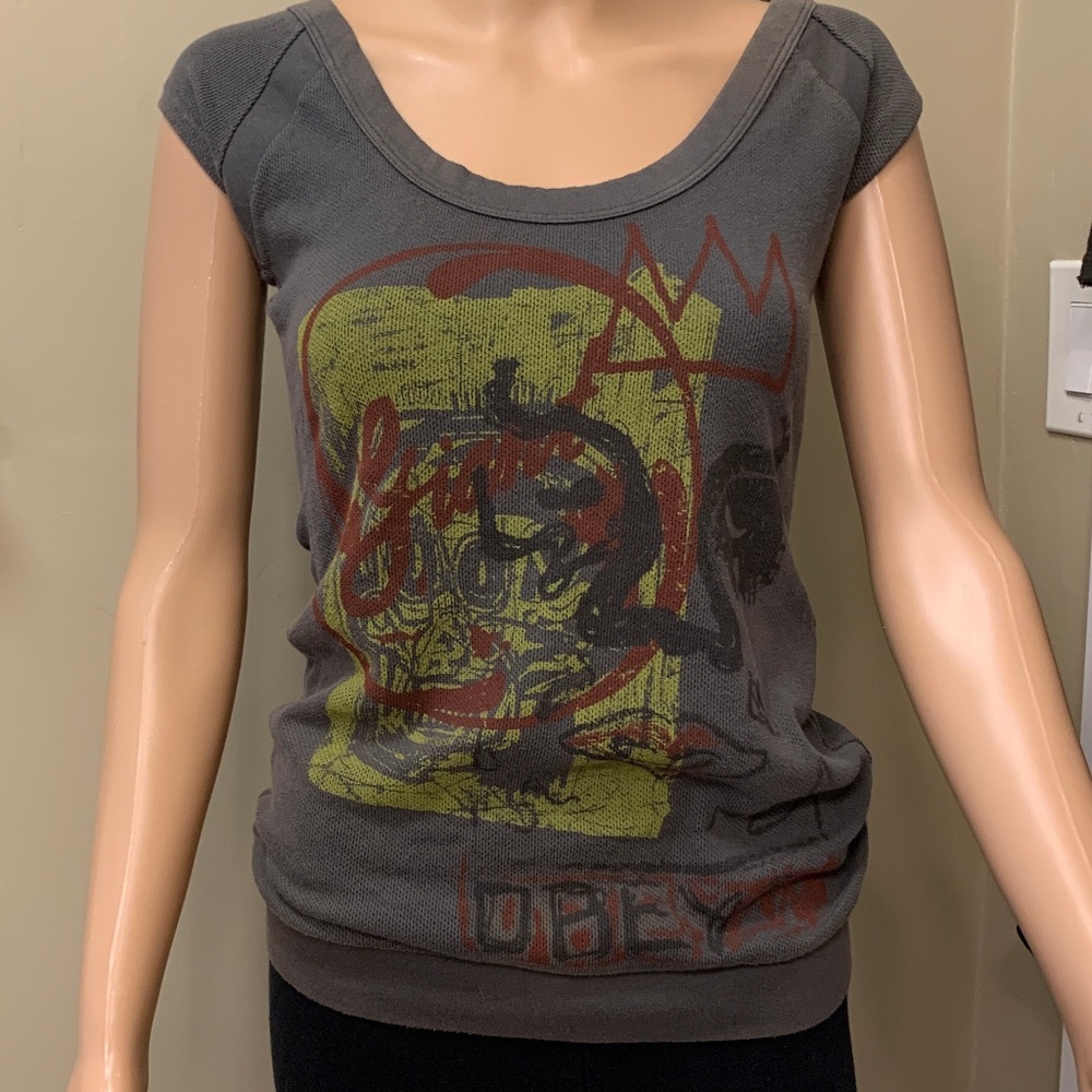 NEW WOMENS OBEY CAP SLEEVED TOP  SZ M